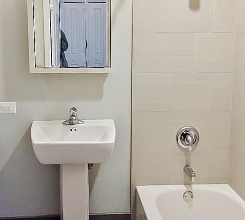 4th image of 3856 N Southport Ave #2N