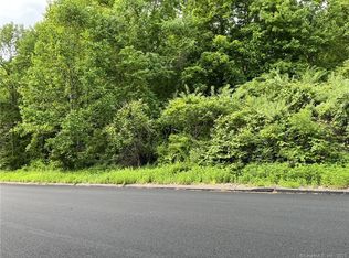 312 Riverside Dr, Meriden, CT 06451