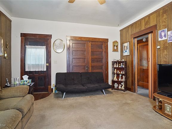 4th image of 1721 Lincoln Way W