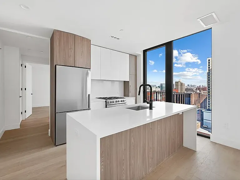 224 W 124th St #1605 — Photo 9