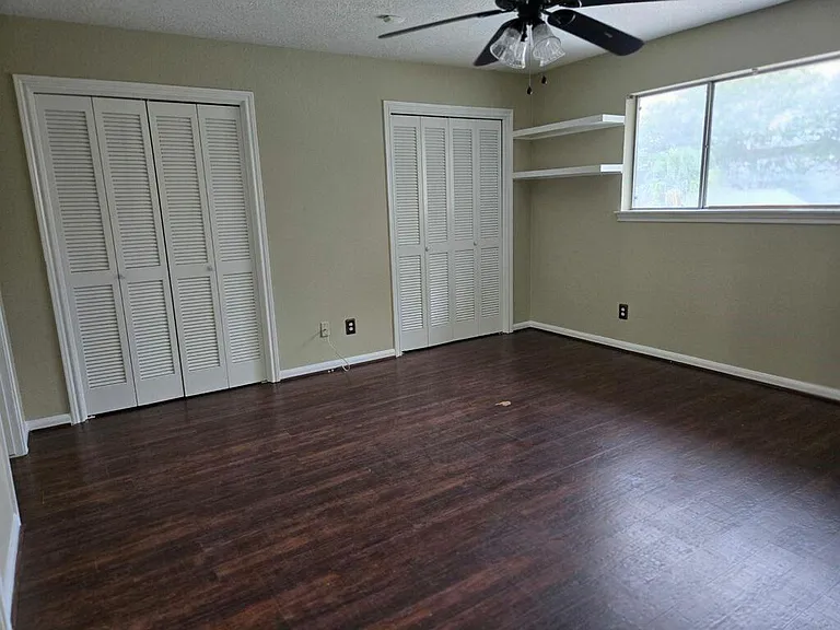 1779 Saxony Ln — Photo 11