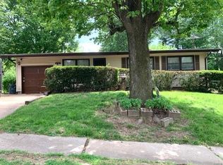 3034 Forge Dr, Saint Louis, MO 63136