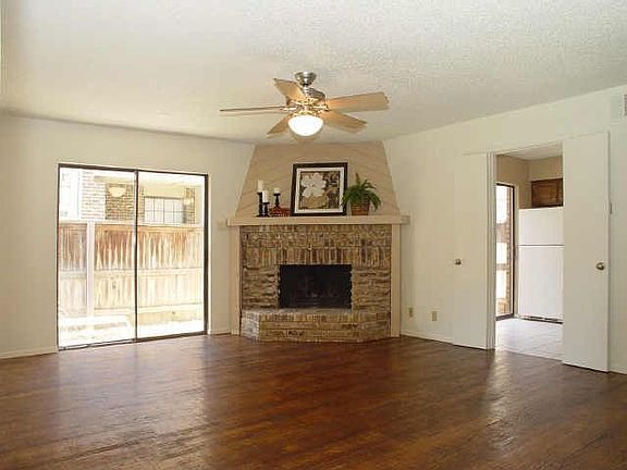3rd image of 5200 Martel Ave APT 8B