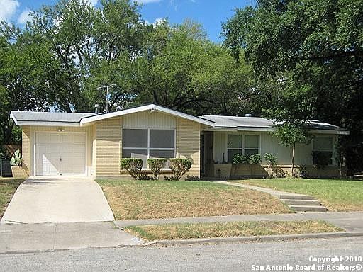 1st image of 107 Waxwood Ln