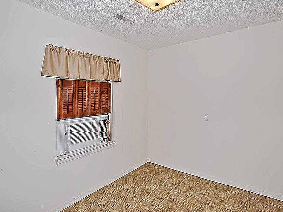 5th image of 315 Cypress St