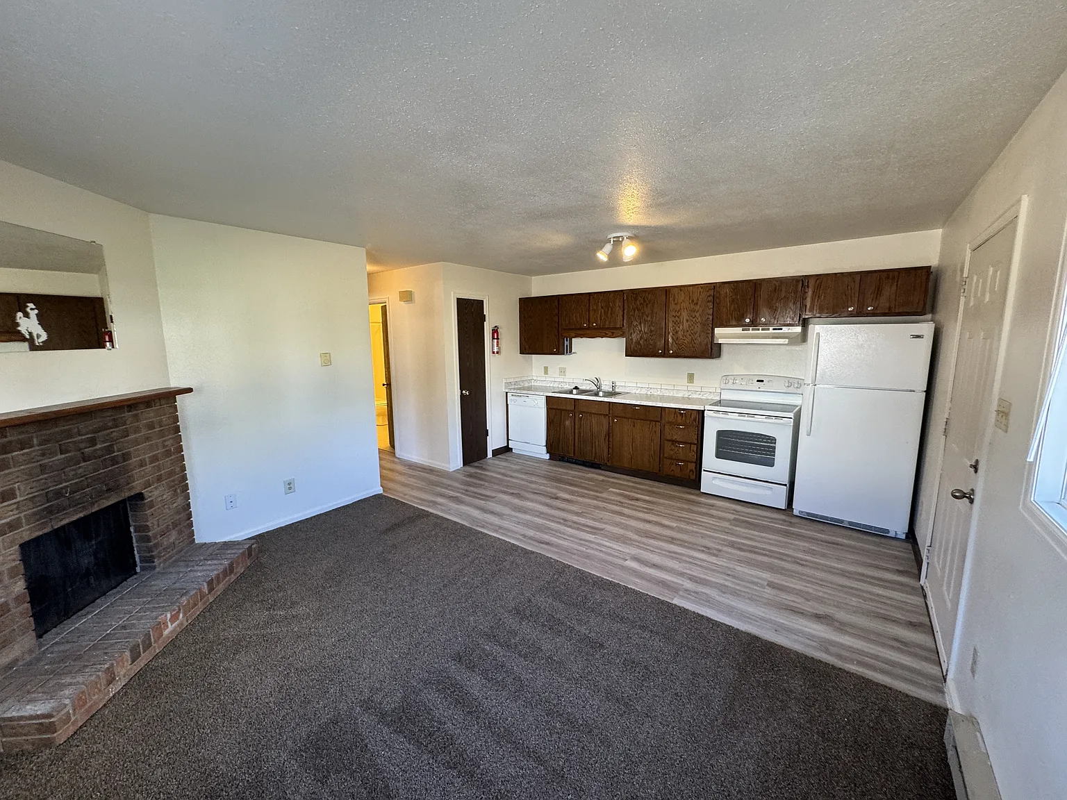 5001 Point Bluff - C — Photo 2