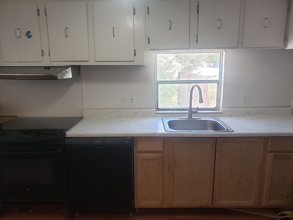 2nd image of 2420 N David St #A