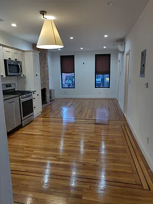 Rented by BELLMARC | media 28