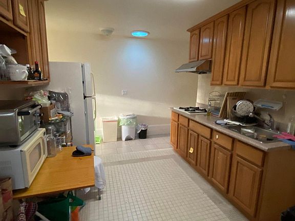 4th image of 169 Harold Ave