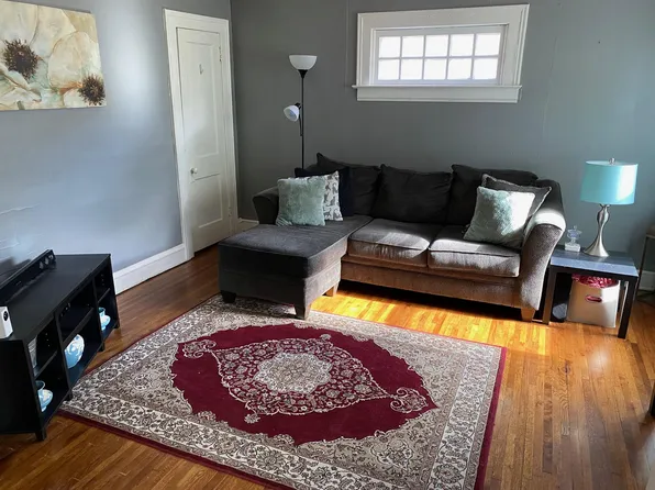 2072 Morrison Ave, Lakewood, OH 44107