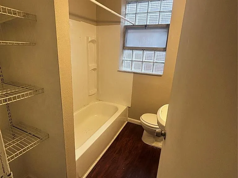 5043 Alaska Ave #B — Photo 8