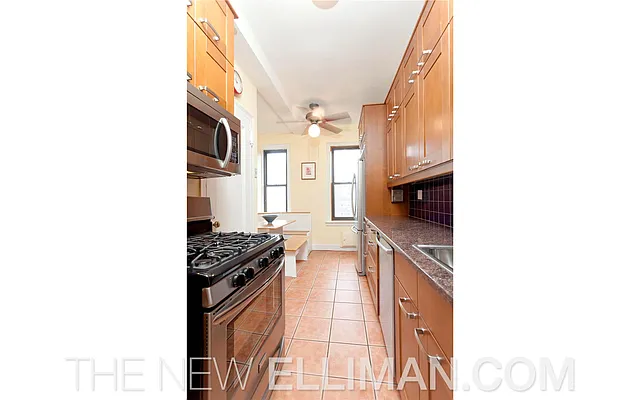 Sold by Douglas Elliman | media 19