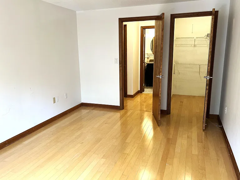 116 Bluestone Dr — Photo 13
