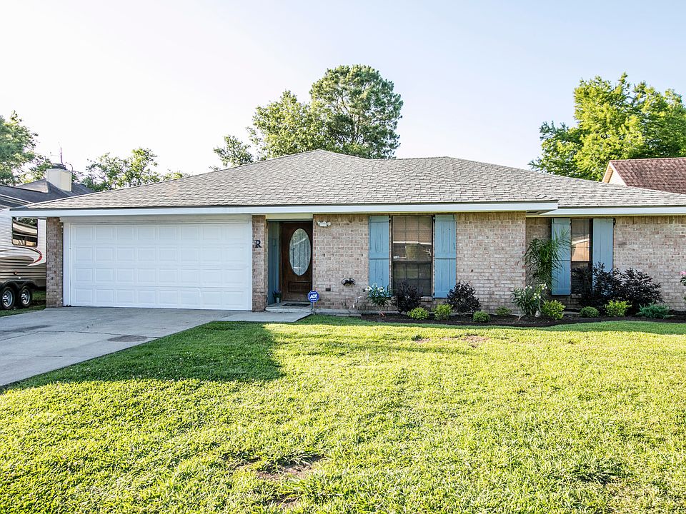 1st image of 113 Briar Green Dr