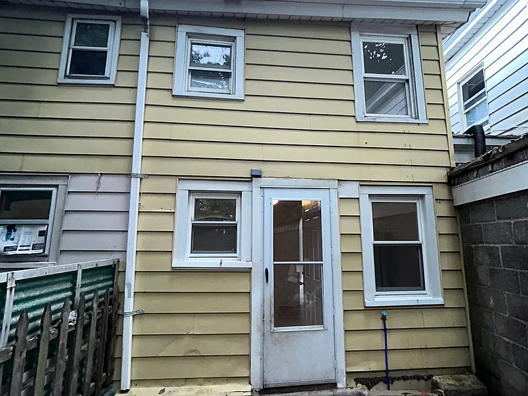 225 Home Ave — Photo 1