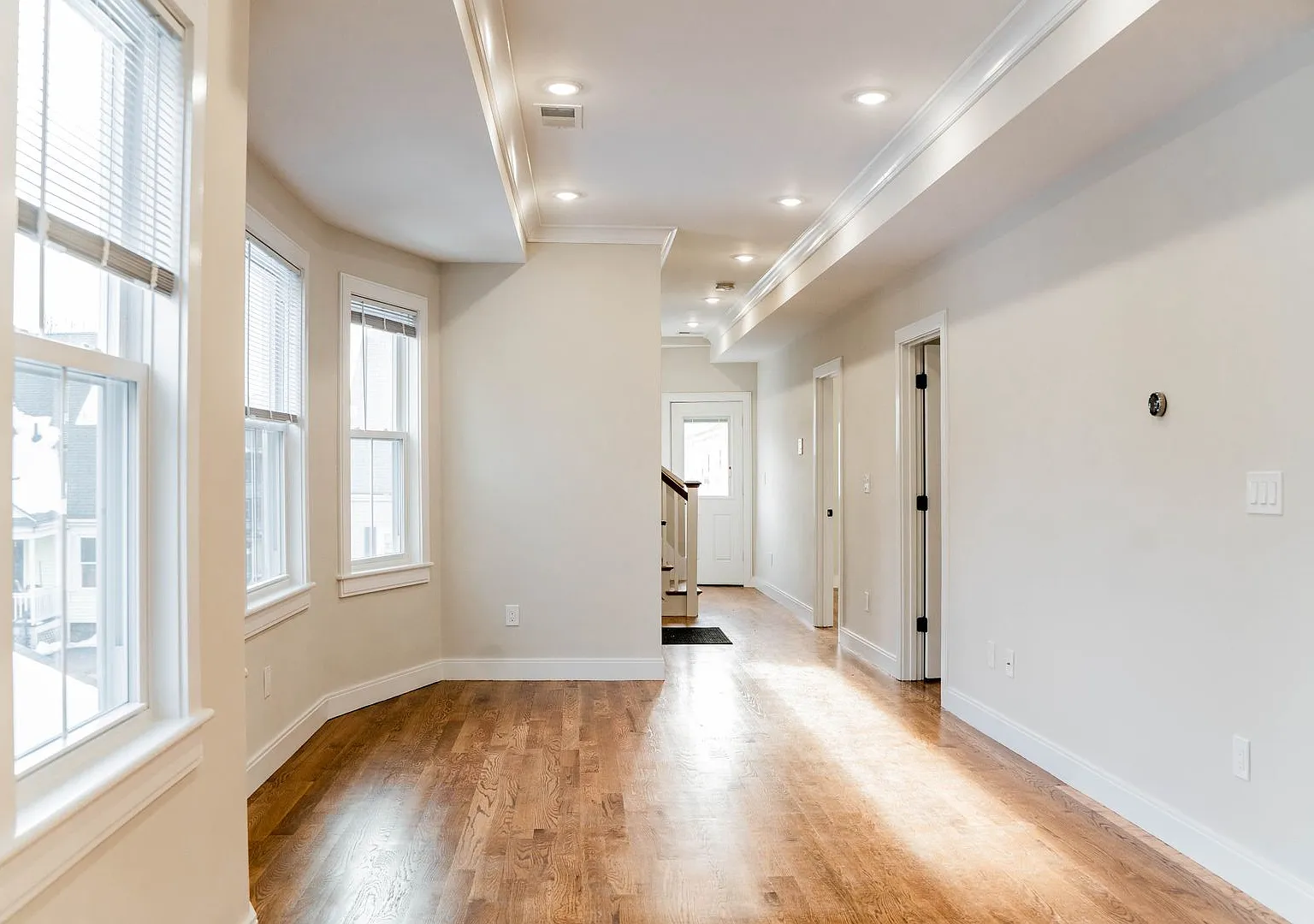 12 Falkland St — Photo 1