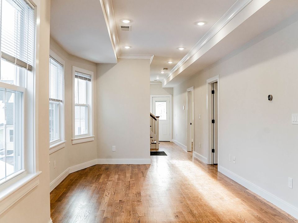 1st image of 12 Falkland St