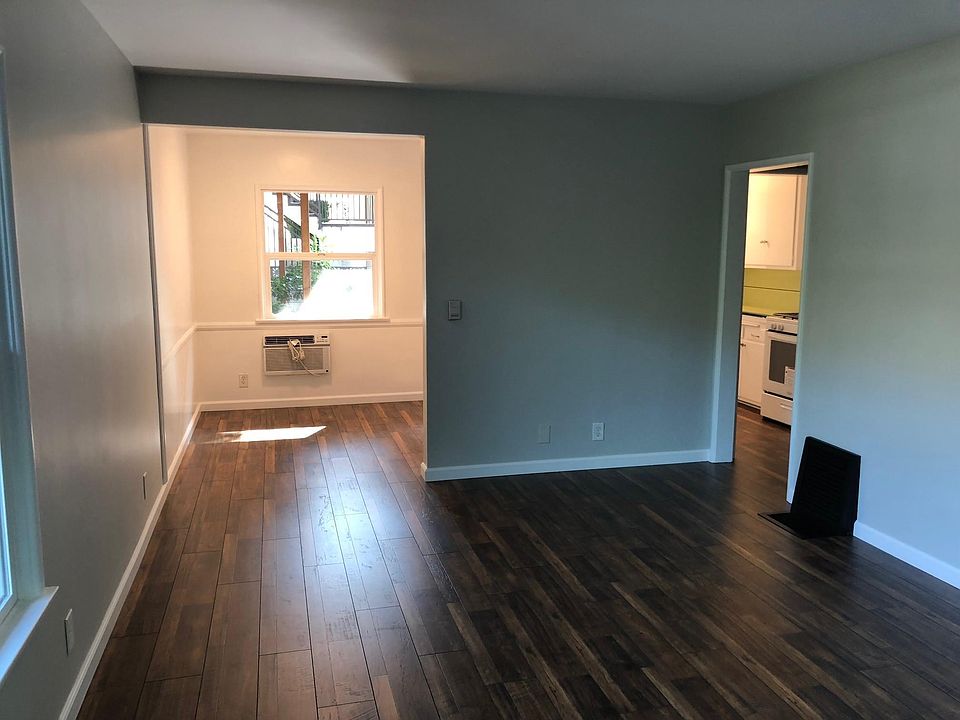 1st image of 4439 W Lakeside Dr APT B