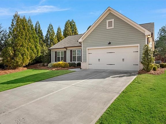 2nd image of 918 Camellia Ln