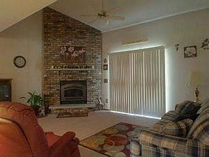 4th image of 2615 Weston St