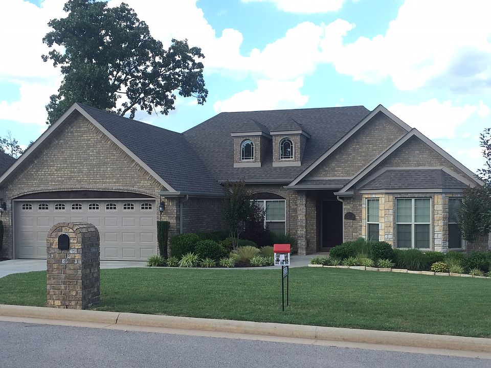 1st image of 2702 Parkway Ln