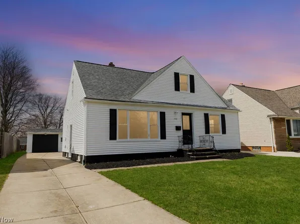1722 Hawthorne Dr, Mayfield Heights, OH 44124