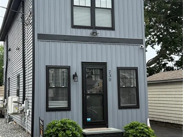 230 Cedar Ave, Portsmouth, RI 02871