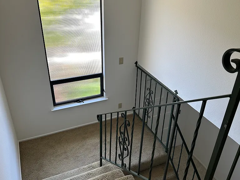 40 Shannon Ct — Photo 5