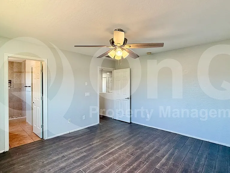 5731 W Beth Dr — Photo 8