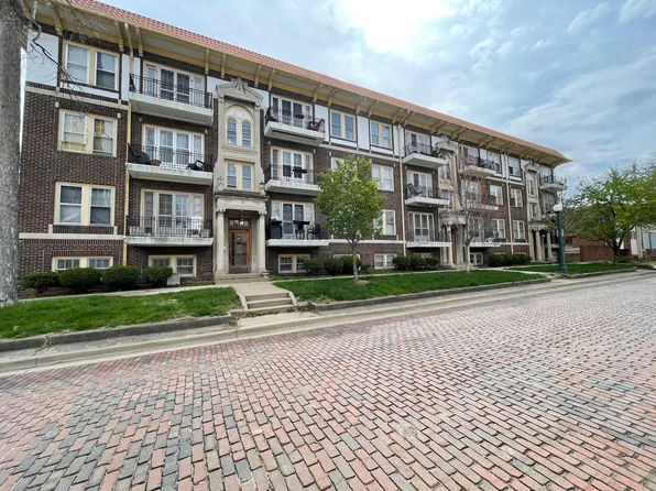 408 N Prairie St #9, Champaign, IL 61820