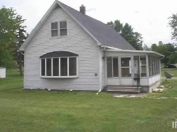 116 E Willow St, Butler, IN 46721