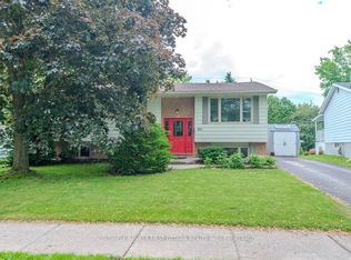 912 Safari Dr, Kingston, ON K7M6X5