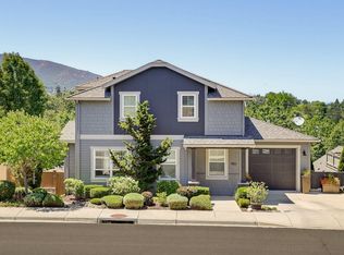 955 Overlook Dr, Ashland, OR 97520
