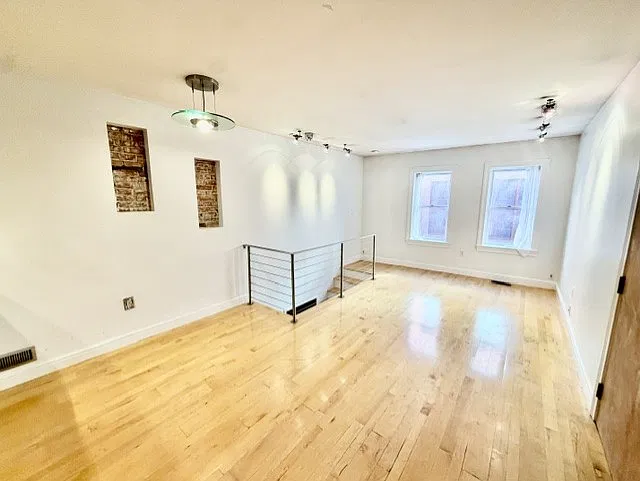 2 bed, 1116 sqft, $4,950 — Photo 2
