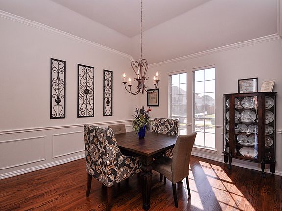 2nd image of 321 Shady Oaks Dr