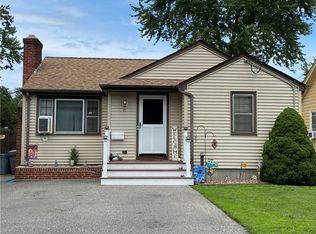 45 Rosegarden St, Warwick, RI 02888