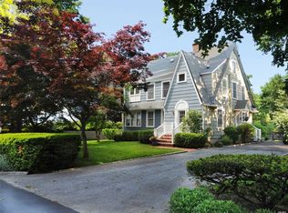 355 Harbor Dr, Oyster Bay, NY 11771
