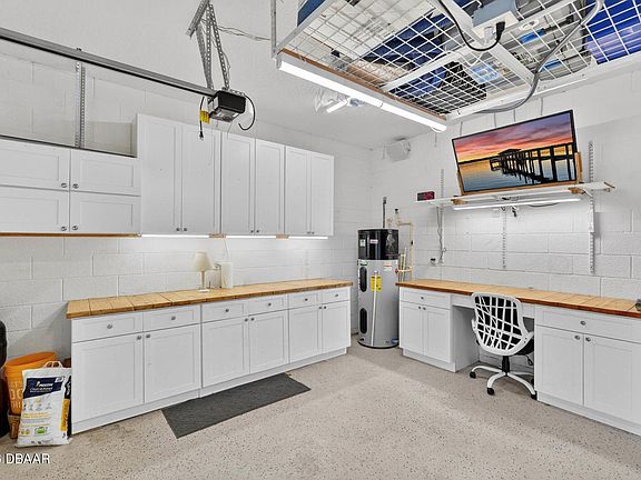 4th image of 135 Azure Ct