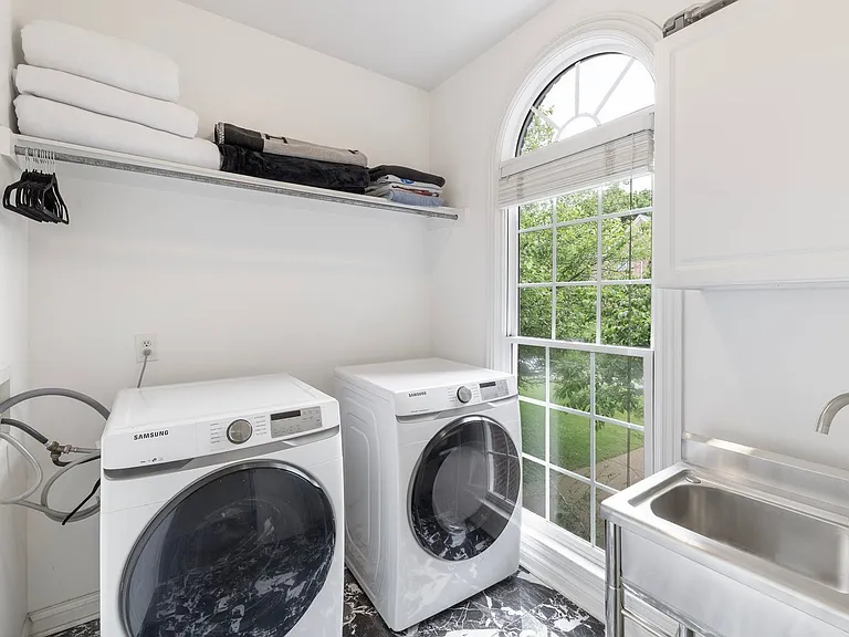 9435 Norwood Dr — Photo 34