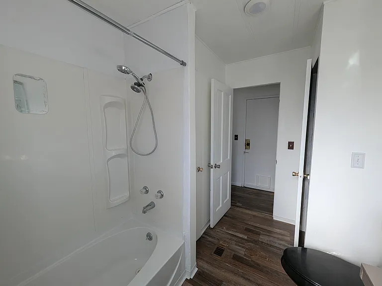 4 Wisconsin Creek Rd #10 — Photo 9
