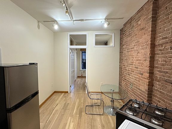 3rd image of 380 3rd Ave APT 3D