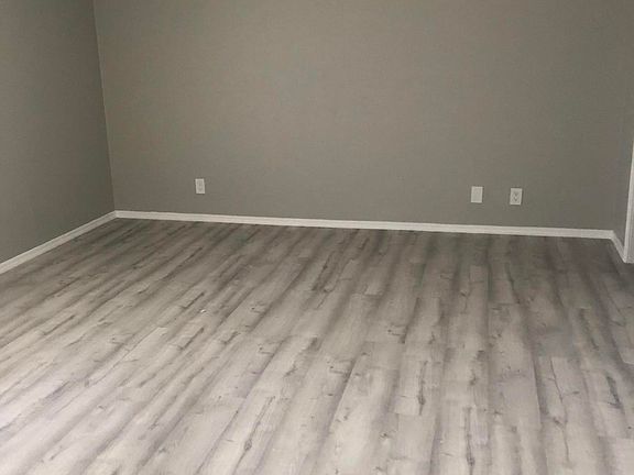 4th image of 2626 E Don Carlos Ave