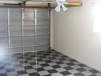 3rd image of 17404 Tyler Ave