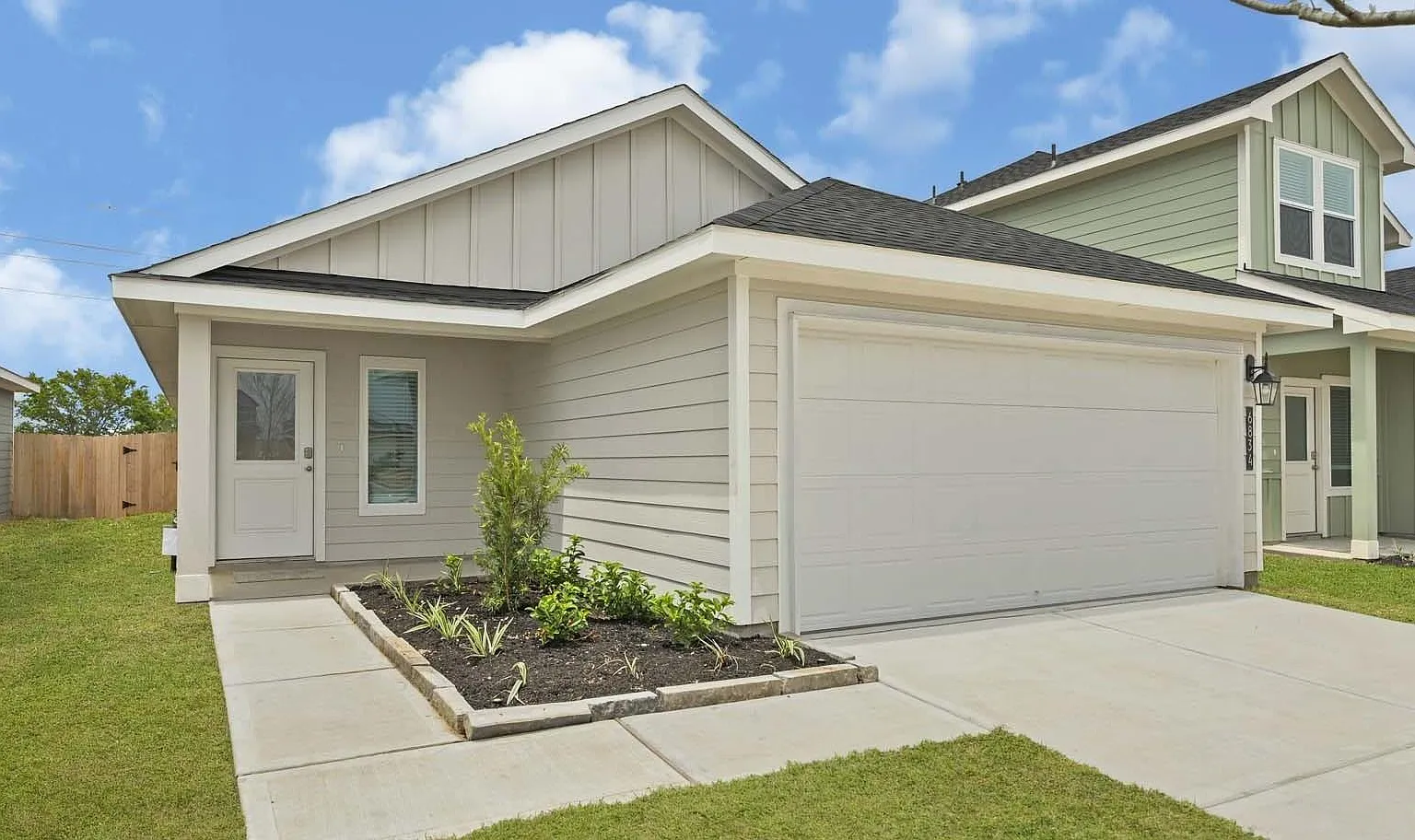 3 bed, 2.0 bath, 1288 sqft, $1,900 — Photo 1