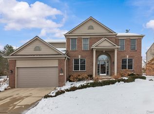 772 Caribou Ct, Rochester, MI 48307