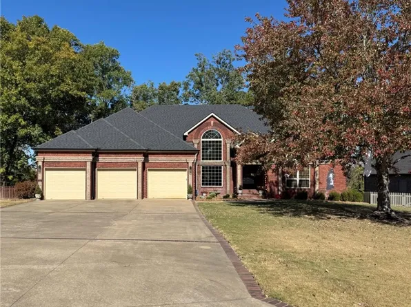 1968 E Cobblestone Sq, Fayetteville, AR 72703