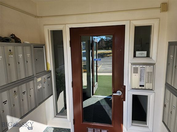 4th image of 301 20th Ave S APT 11