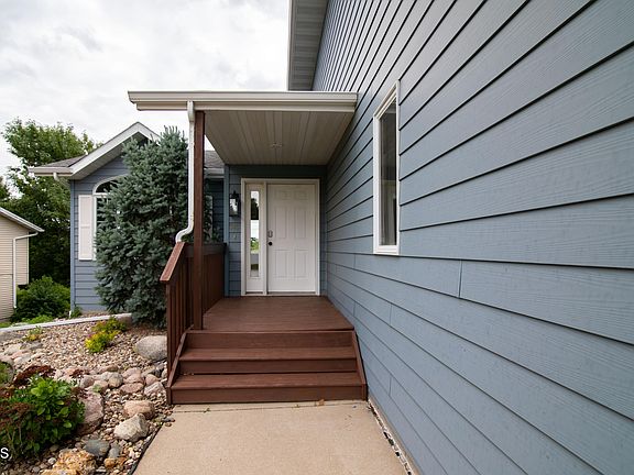 4th image of 518 Huron Dr