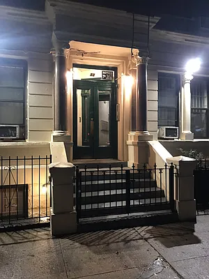 Rented by Bravestream Realty Corp. | media 15