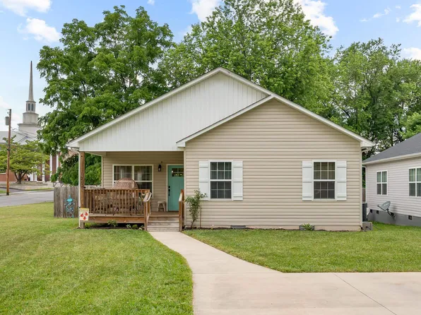 1217 3rd St, Radford, VA 24141